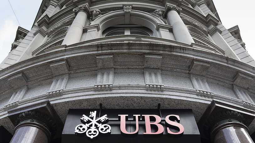 Die Grossbank UBS zieht sich in Spanien aus dem Geschäft mit vermögenden Privatkunden zurück. Sie verkauft die Tochter UBS Gestion an die spanische Singular Bank.(Archivbild)