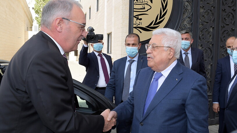 Bundespräsident Guy Parmelin beim Treffen mit Palästinenserpräsident Mahmud Abbas am Donnerstag.