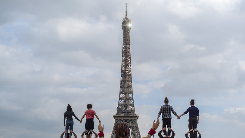 Der Eiffelturm in Paris (Bild von Mitte Oktober).