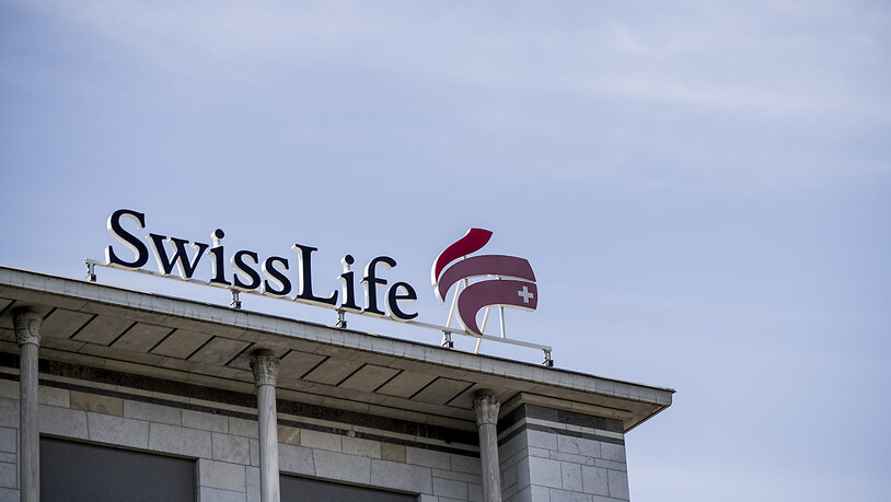 Das Swiss Life-Logo am Versicherungssitz am General-Guisan-Quai in Zürich (Archivbild).