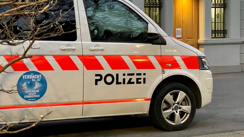 Der Kantonspolizei Glarus ist am Silvesterabend ein Einbruch in Niederurnen gemeldet worden.