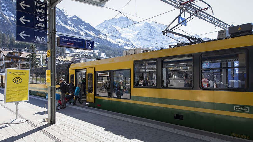 Die Jungfraubahn-Gruppe leidet weiterhin unter der Coronakrise und den vergleichsweise wenigen ausländischen Touristen, die aufs Jungfraujoch reisen. Besser läuft das Geschäft mit Wintersportlern.(Archivbild)