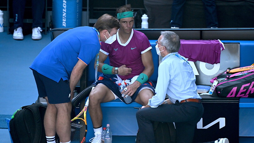Zu Beginn des fünften Satzes sah es für Nadal, der am Ende seiner Kräfte schien und sich behandeln lassen musste, nicht mehr gut aus