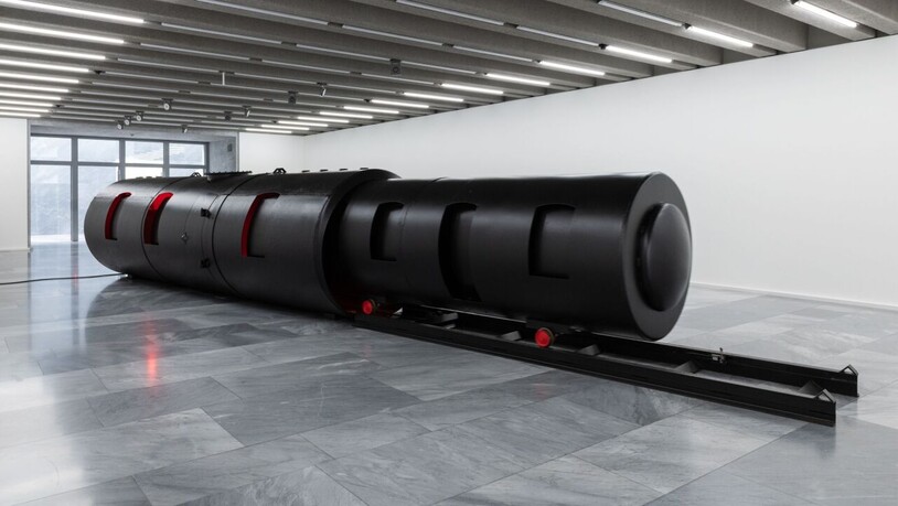 Das "Twosome"-Monster von Louise Bourgeois im Durchgang vom Alt- zum Neubau des Kunstmuseums Basel.