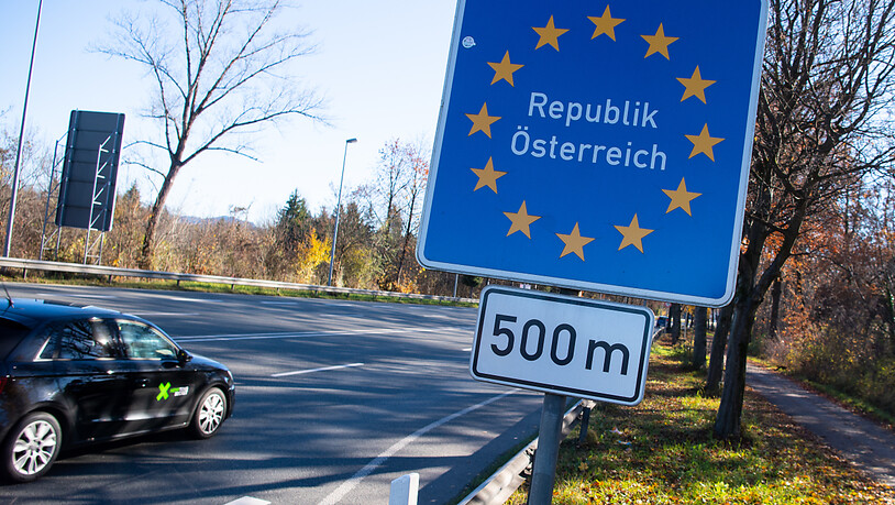ARCHIV - In Österreich gilt ab Dienstag wieder die 3G-Regel zur Einreise. Damit können auch Ungeimpfte wieder ins Land kommen, sofern sie einen negativen Test vorweisen. Foto: Sven Hoppe/dpa