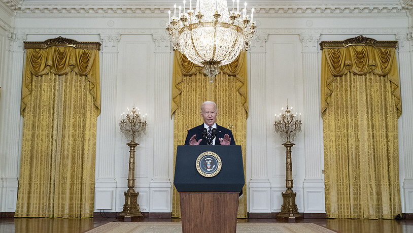 Joe Biden kündigt im Weißen Haus neue Sanktionen gegen Russland an. Foto: Alex Brandon/AP/dpa