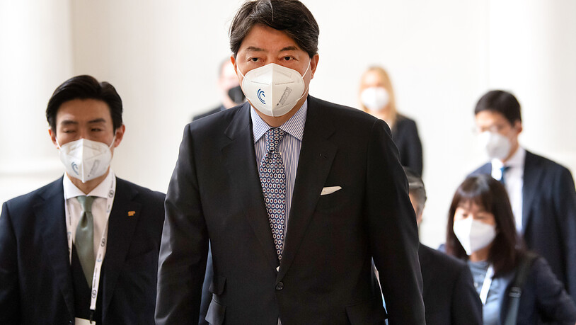 Der japanische Außenminister kündigt ein Online-Treffen der G7-Außenminister am Sonntag an. Foto: Sven Hoppe/dpa
