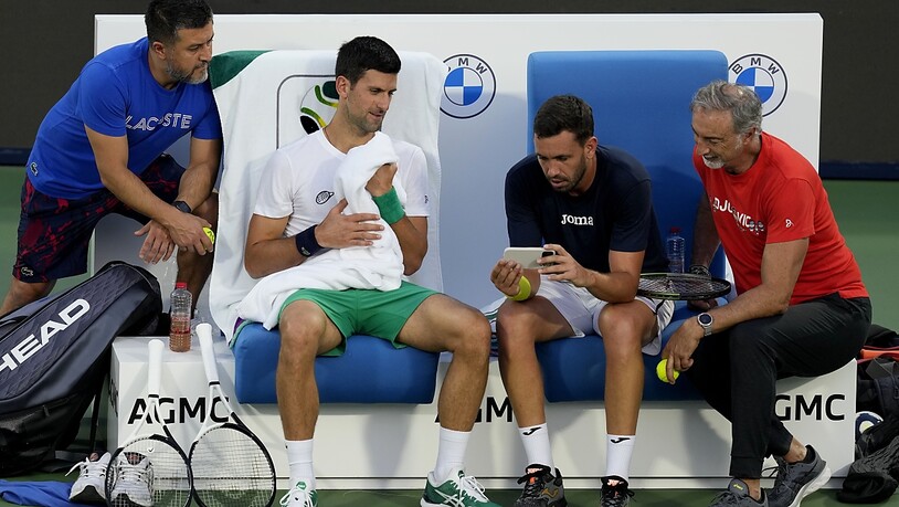 Novak Djokovic wendet sich vom langjährigen Trainer Marian Vajda (links) ab