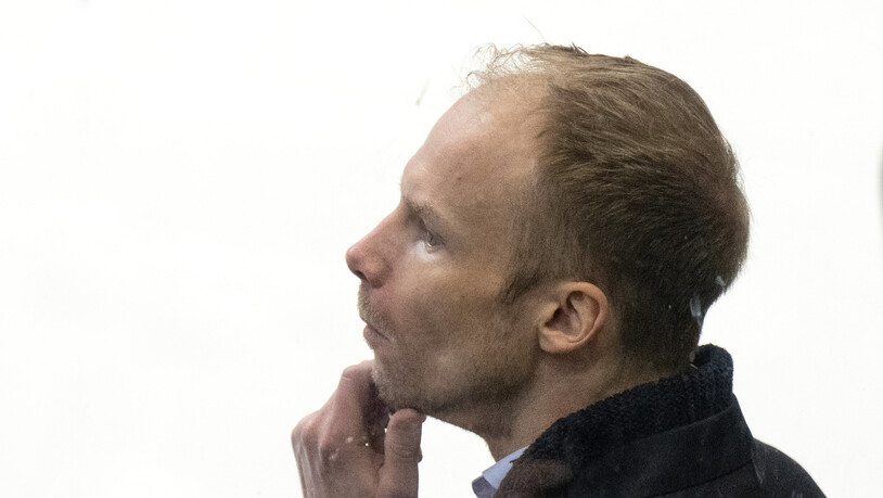 Nachdenklicher Trainer Johan Lundskog - SC Bern verliert auch nach der Olympia-Pause weiter viel zu viel