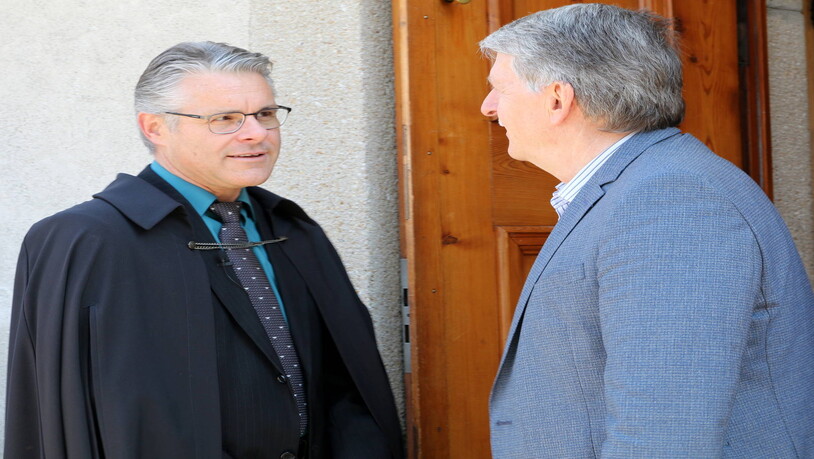 Der neue Serneuser Pfarrer im Gespräch mit einem anderen Serneuser – Gemeindepräsident Hansueli Roth.