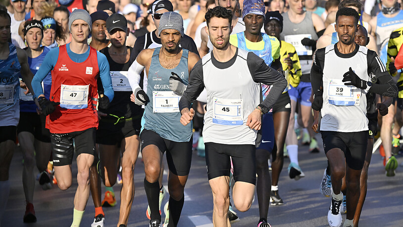 Tadesse Abraham (mit Startnummer 1 im grauen Shirt) unterwegs beim 19. Zürich Marathon
