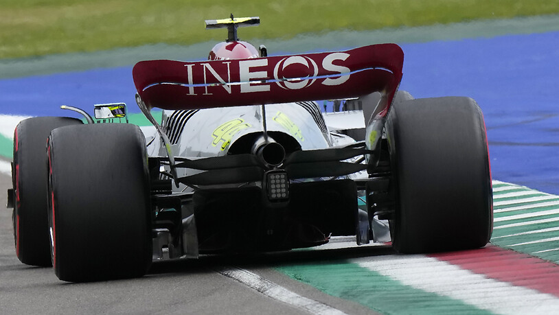 Der Brite Lewis Hamilton blieb in Imola als 13., der zudem überrundet wurde, ohne Punkte