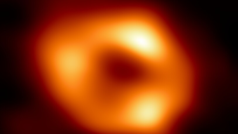 Astronomen veröffentlichten am Donnerstag das erste Bild des Schwarzen Lochs mitten in unserer Galaxie.