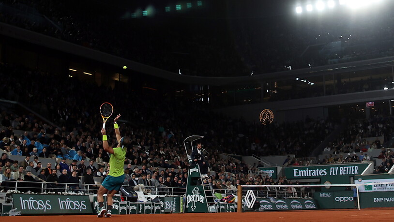 Trotz der ungeliebten Ansetzung als Night Session findet Rafael Nadal ausgezeichnet ins 59. Duell mit Novak Djokovic