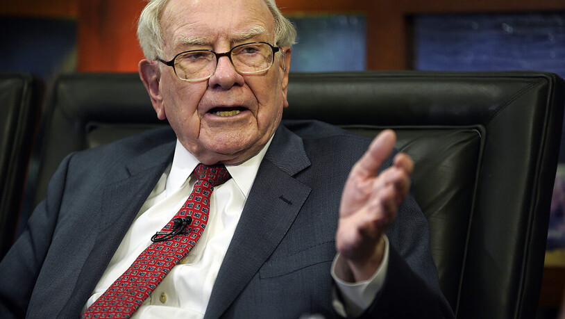 Der US-Milliardär Warren Buffett geht einmal im Jahr mit Persönlichkeiten essen. Das Mahl hat in diesem Jahr 19 Millionen Dollar gekostet. Buffett spendet das Geld für karitative  Zwecke. (Archivbild)