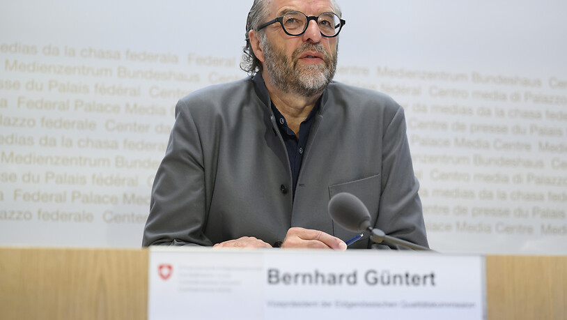Bernhard Güntert, Vizepräsident der Eidgenössischen Qualitätskommission, will mit seinem Gremium "einige Lücken" im schweizerischen Gesundheitswesen schliessen.