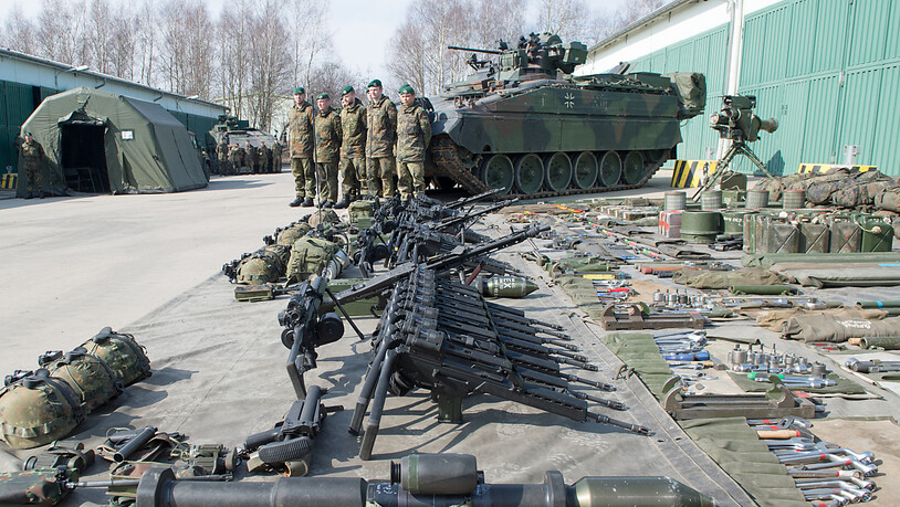 ARCHIV - Die Liste mit sämtlichen bereits gelieferten Waffen sowie noch geplanten Lieferungen an die Ukraine ist nun im Internet auf der Seite der deutschen Bundesregierung zu finden. Foto: picture alliance / dpa