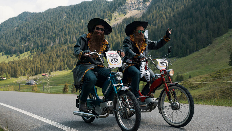 Teilnehmende mit Bärten 2021. 
Bild Lorenz Richard / Red Bull Content Pool