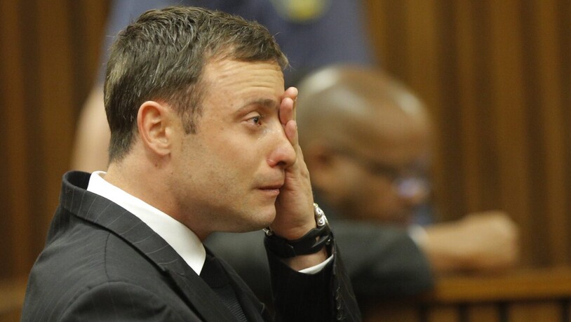 Der wegen Mordes verurteilte Oscar Pistorius zeigt bei der Urteilsverkündung im September 2014 Emotionen.