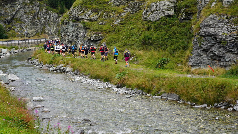 Start in Bivio: Die Läuferinnen und Läufer brechen zum T44, der Langdistanz, auf.