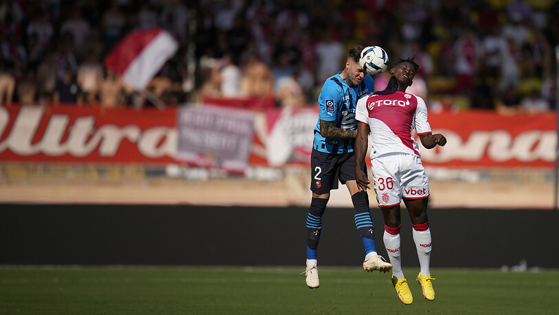 Breel Embolo zeigt bisher starke Leistungen im Dress der AS Monaco (hier im Duell mit Rennes' Joe Rodon)