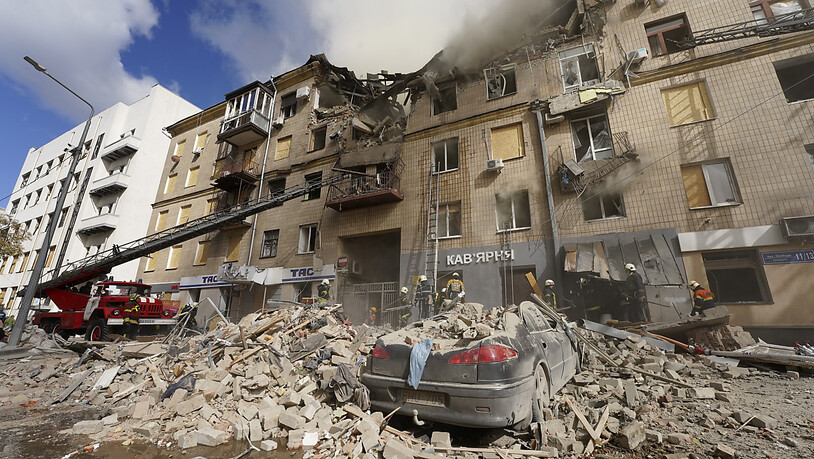 In Charkiw sind viele Gebäude zerstört. Foto: Andrii Marienko/AP/dpa