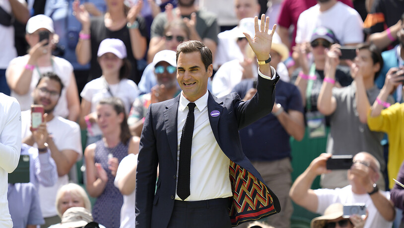 Ein emotionaler Abschied: Beim Festakt zum 100-Jahr-Jubiläums in Wimbledon am 3. Juli dämmerte Roger Federer bereits, dass dies sein letzter Auftritt auf dem heiligen Rasen sein könnte