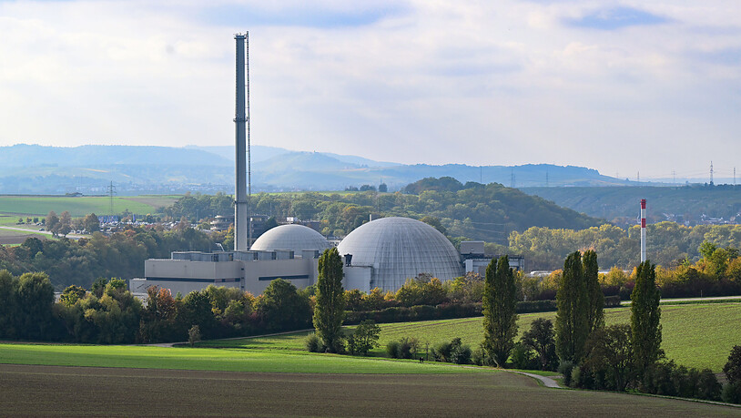 ARCHIV - Das Kernkraftwerk Neckarwestheim. Der Deutsche Bundestag hat den Weiterbetrieb der letzten drei Atomkraftwerke des Landes bis Mitte April 2023 beschlossen. Foto: Bernd Weißbrod/dpa