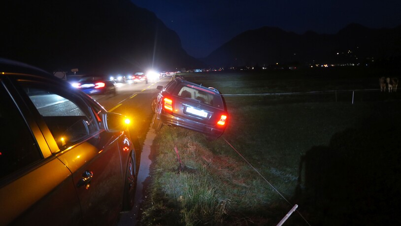 Sachschaden als Folge: Das Auto wurde beim Selbstunfall beschädigt. 