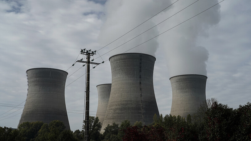 Noch immer sind knapp die Hälfte der französischen Atomkraftwerke ausser Betrieb.