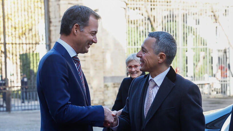 Belgiens Premierminister Alexander De Croo beim Handshake mit Bundespräsident Ignazio Cassis.
