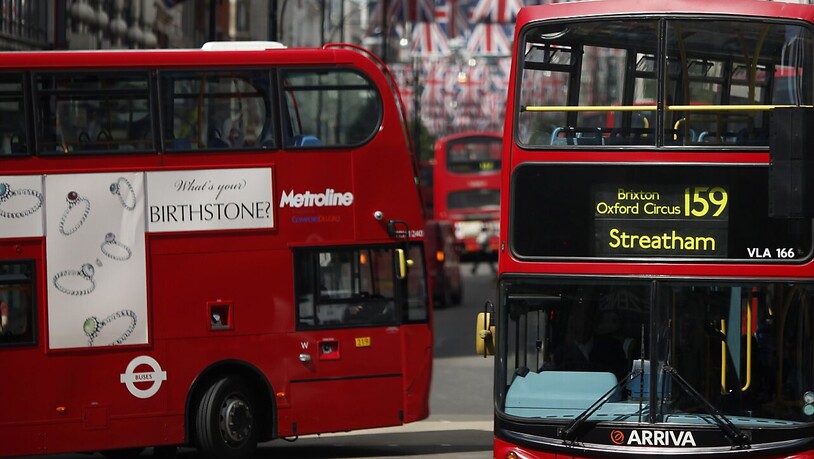 Londons Busse verzichten seit dieser Woche auf Werbung für Katar. (Archivbild)