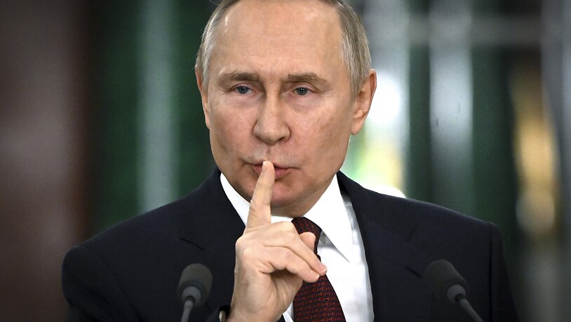 Kremlchef Putin fordert von der russischen Rüstungsindustrie mehr Anstrengungen zur Unterstützung der Streitkräfte seines Landes. Foto: Sergey Guneev/Pool Sputnik Kremlin via AP/dpa