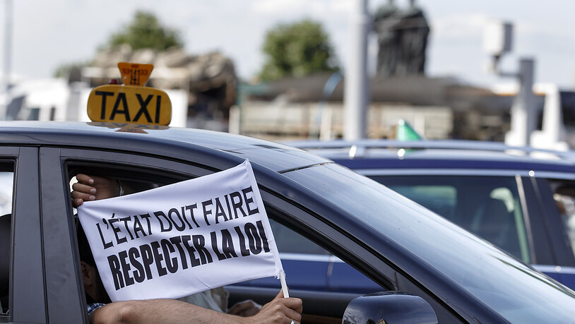 Genfer Taxifahrer forderten 2015 bei Protesten gegen Uber: "Der Staat muss das Recht durchsetzen". (Archivbild)
