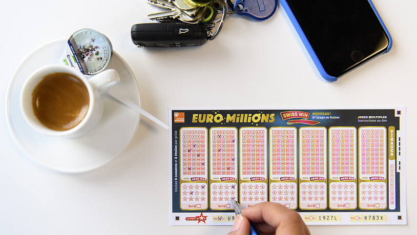 Die vier neuen Lotto-Millionäre oder Lotto-Millionärinnen bleiben anonym. (Archivbild)