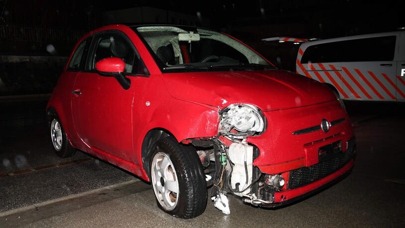 Selbstunfall in Chur: Der betrunkene Lenker entfernte sich von der Unfallstelle und liess sein beschädigtes Fahrzeug am Unfallort stehen.