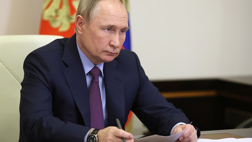 ARCHIV - Putin soll als Befehlshaber des Kriegs in der Ukraine zur Verantwortung gerufen werden. Foto: Mikhail Metzel/Pool Sputnik Kremlin/AP/dpa
