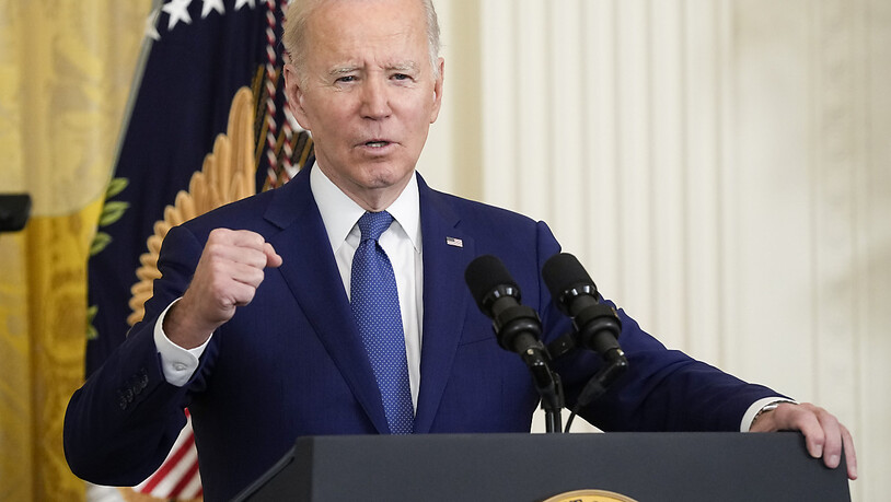US-Präsident Joe Biden spricht bei einer Veranstaltung im East Room des Weißen Hauses in Washington. Foto: Susan Walsh/AP