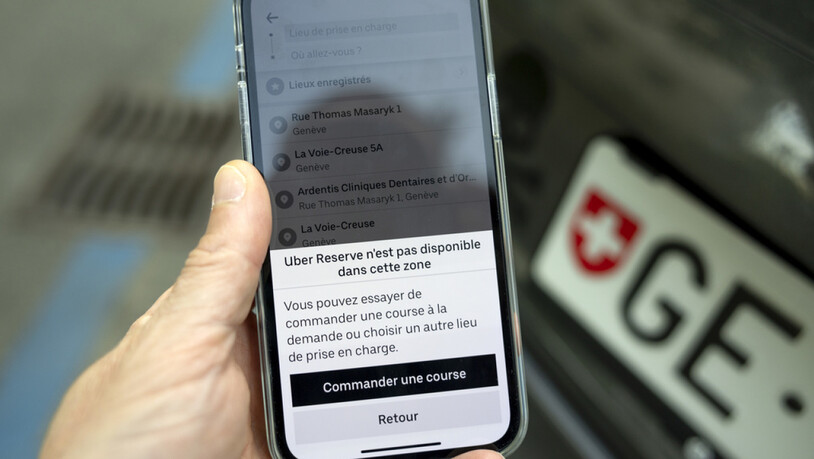 Der Fahrdienstvermittler Uber hat in Genf seine Vergangenheit bereinigt. Er entschädigte über 600 Fahrer und beglich ausstehende Sozialversicherungsbeträge. (Archivbild)