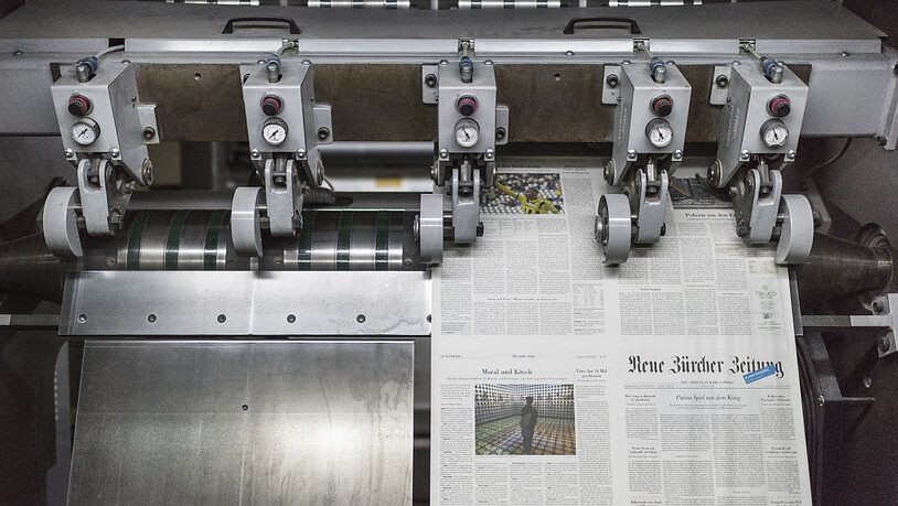 Produktion einer Ausgabe der "Neuen Zürcher Zeitung" (NZZ) in der Druckerei in Schlieren ZH im Jahr 2015. (Archivbild)