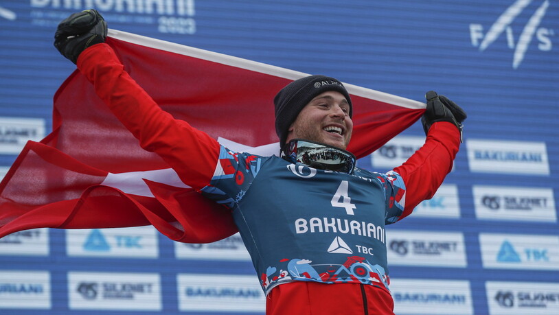 Silbermedaille: Alpin-Snowboarder Dario Caviezel sichert sich an der WM in Georgien Platz 2 auf dem Podest.