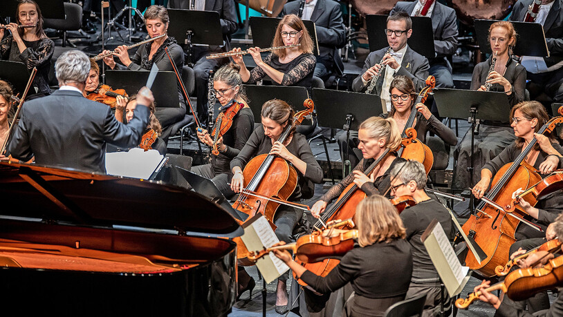 Moderationsprominenz: Susanne Kunz führt durch das Filmmusikprogramm der Kammerphilharmonie Graubünden.