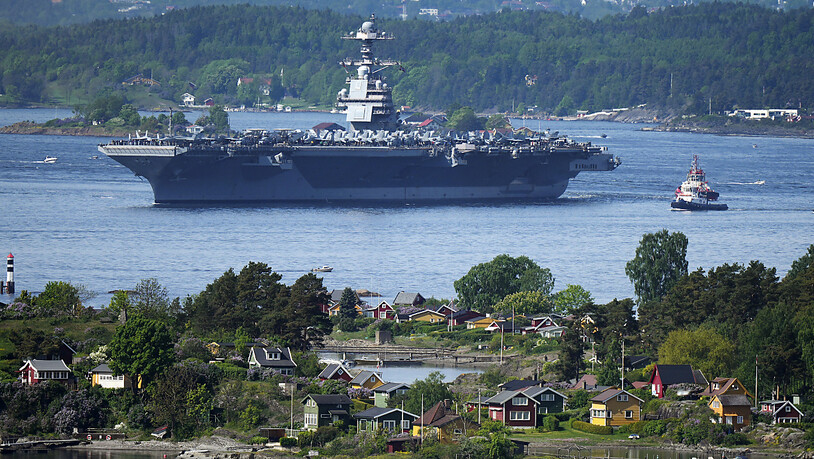 Die USS Gerald R. Ford, Flugzeugträger der USA, befindet sich auf dem Weg in den Oslo-Fjord. Das Schiff ist das größte Kriegsschiff der Welt und wird vier Tage lang im Hafen von Oslo liegen. Foto: Javad Parsa/NTB Scanpix/AP/dpa - ACHTUNG: Nur zur…