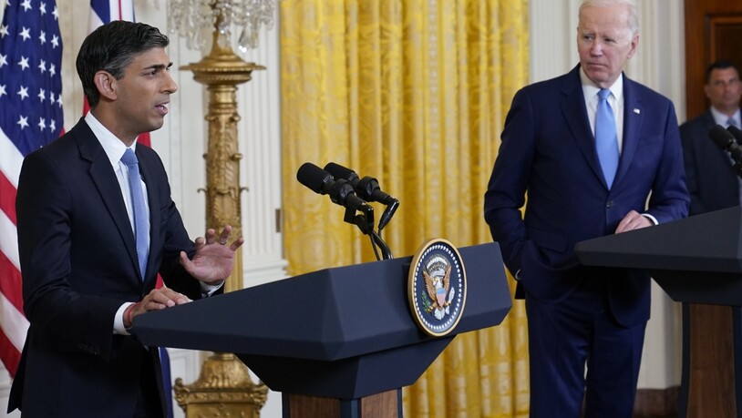 Großbritanniens Premierminister Rishi Sunak und US-Präsident Joe Biden geben eine Pressekonferenz im Weißen Haus. Foto: Susan Walsh/AP/dpa