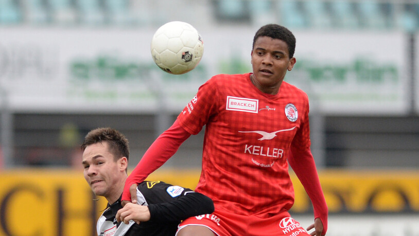 Mit 12 Jahren wechselte Manuel Akanji (re.) vom Dorfverein FC Wiesendangen zu den Junioren des FC Winterthur, wo er später in der Challenge League zum Einsatz kam