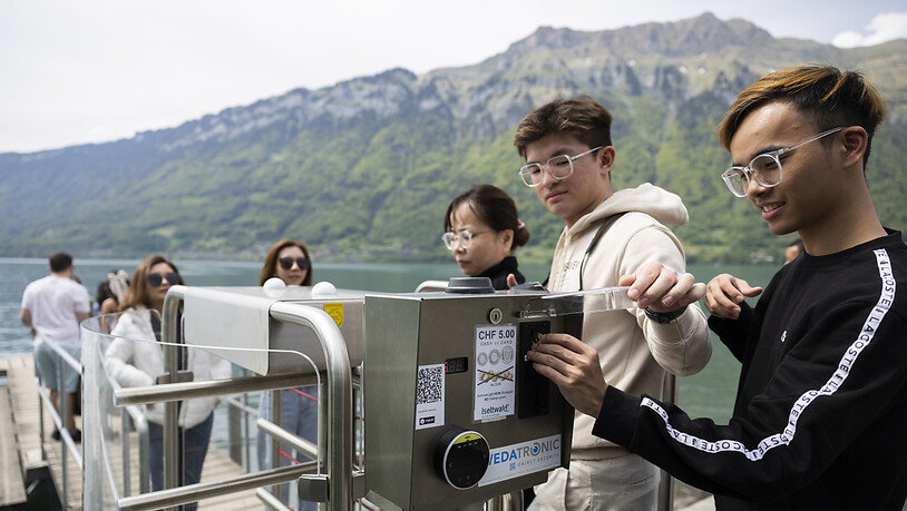 Koreanische Touristen in Iseltwald in Berner Oberland: Mehrere Redner betonten die Bedeutung der Märkte ausserhalb Europas für den Schweizer Tourismus. (Archivbild)