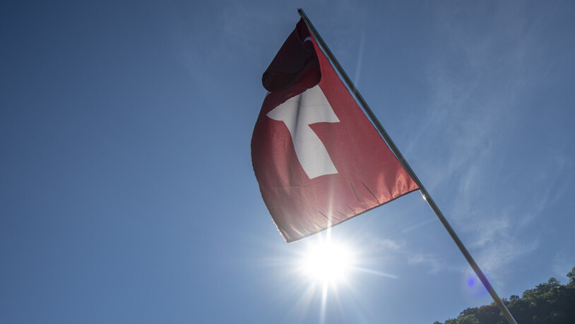 Die Schweiz verliert bei der Wettbewerbsfähigkeit weiterhin an Boden. Nachdem sie letztes Jahr bereits den Spitzenplatz eingebüsst hatte, muss die Schweiz im diesjährigen Ranking der Lausanner Wirtschaftshochschule IMD erneut einen Platz abtreten. …