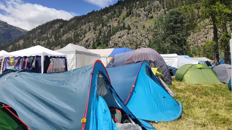 Festivalfeeling: Die Zelte sind bereit für die nächtlichen Besucherinnen und Besucher.