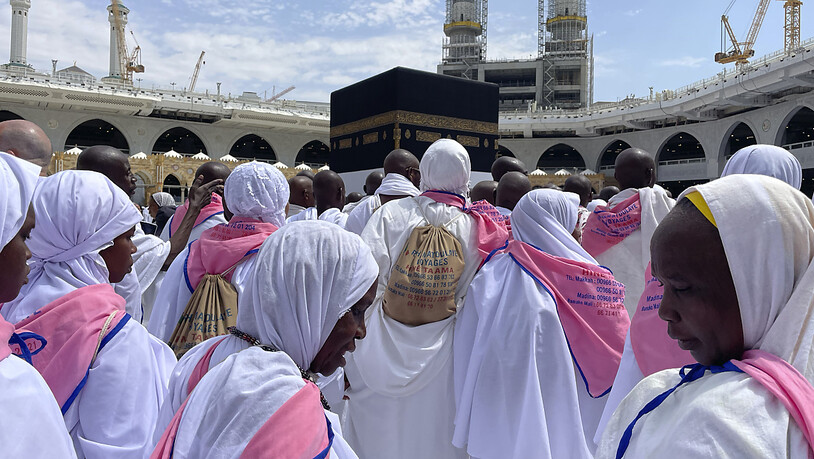 Muslime aus aller Welt versammelten sich in der saudi-arabischen Stadt Mekka zur jährlichen Hadsch-Pilgerfahrt. Foto: Amr Nabil/AP/dpa