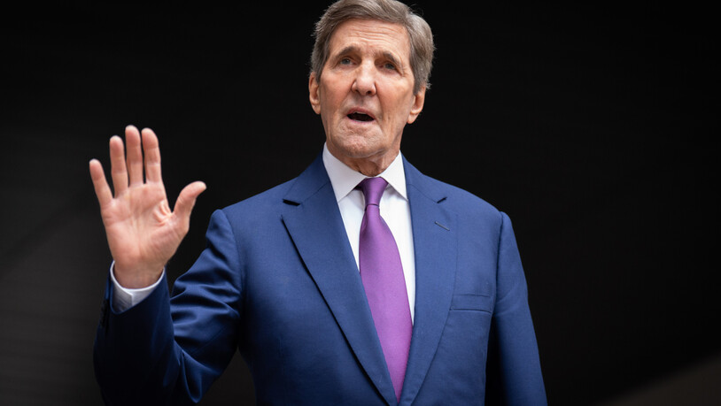 John Kerry, Sondergesandter des US-Präsidenten für Klimafragen, vor dem BBC Broadcasting House nach seinem Auftritt in der BBC One-Sendung «Sunday with Laura Kuenssberg». Foto: James Manning/PA Wire/dpa